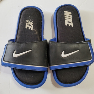 Youth Boys Size 2 Nike Slides Black‎ & Blue Athletic Flip Flop Sandals 2Y